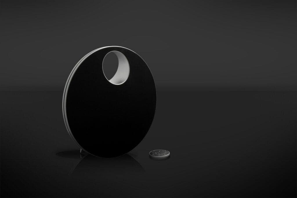 Adcom LUNA — Jacob Jensen wireless cylindrical speaker (2)