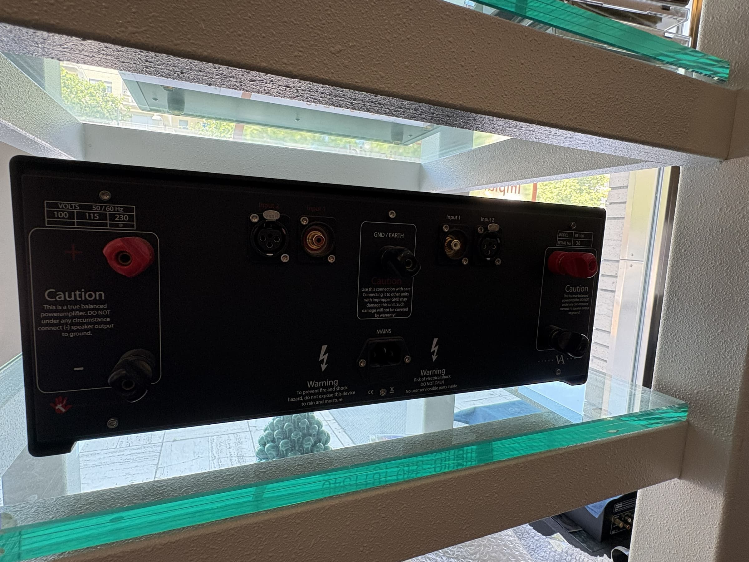 Vitus-audio-poweramp-rear-view